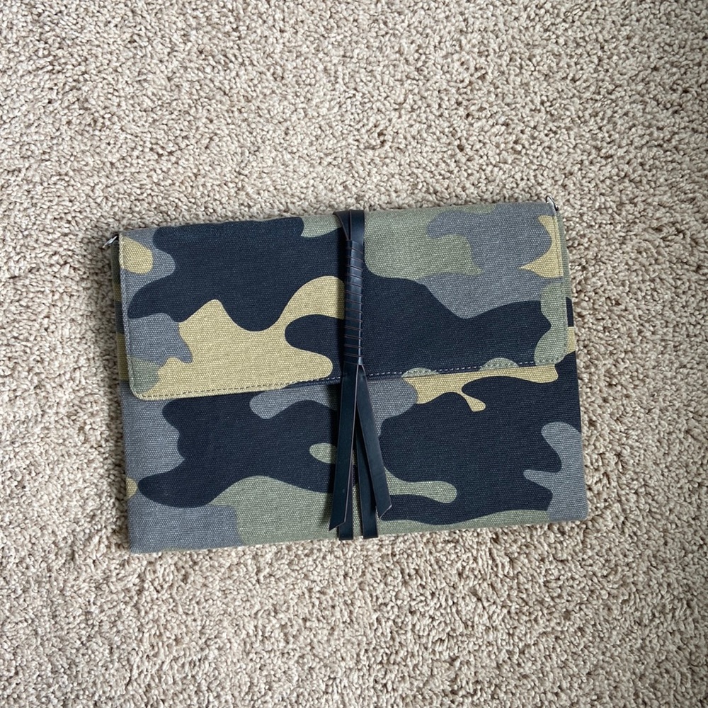 Stella and Dot camo clutch